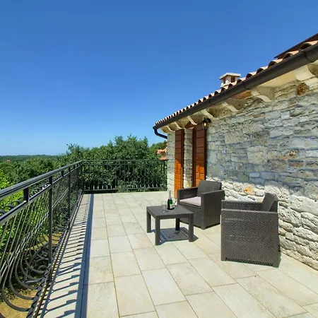 Taki With Private Pool Near Rovinj Holiday home