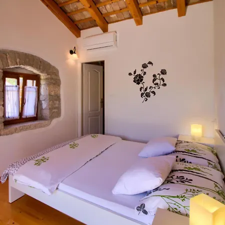 Taki With Private Pool Near Rovinj