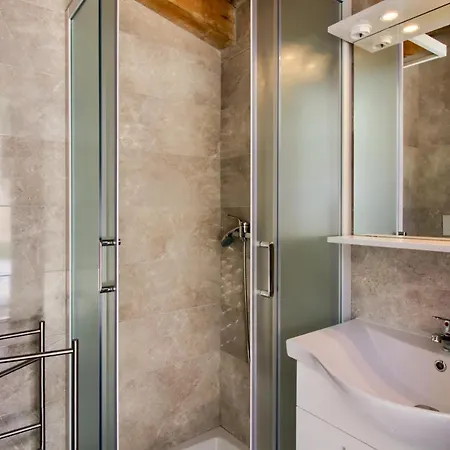 Taki With Private Pool Near Rovinj *