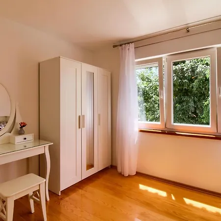 度假居 Taki With Private Pool Near Rovinj *
